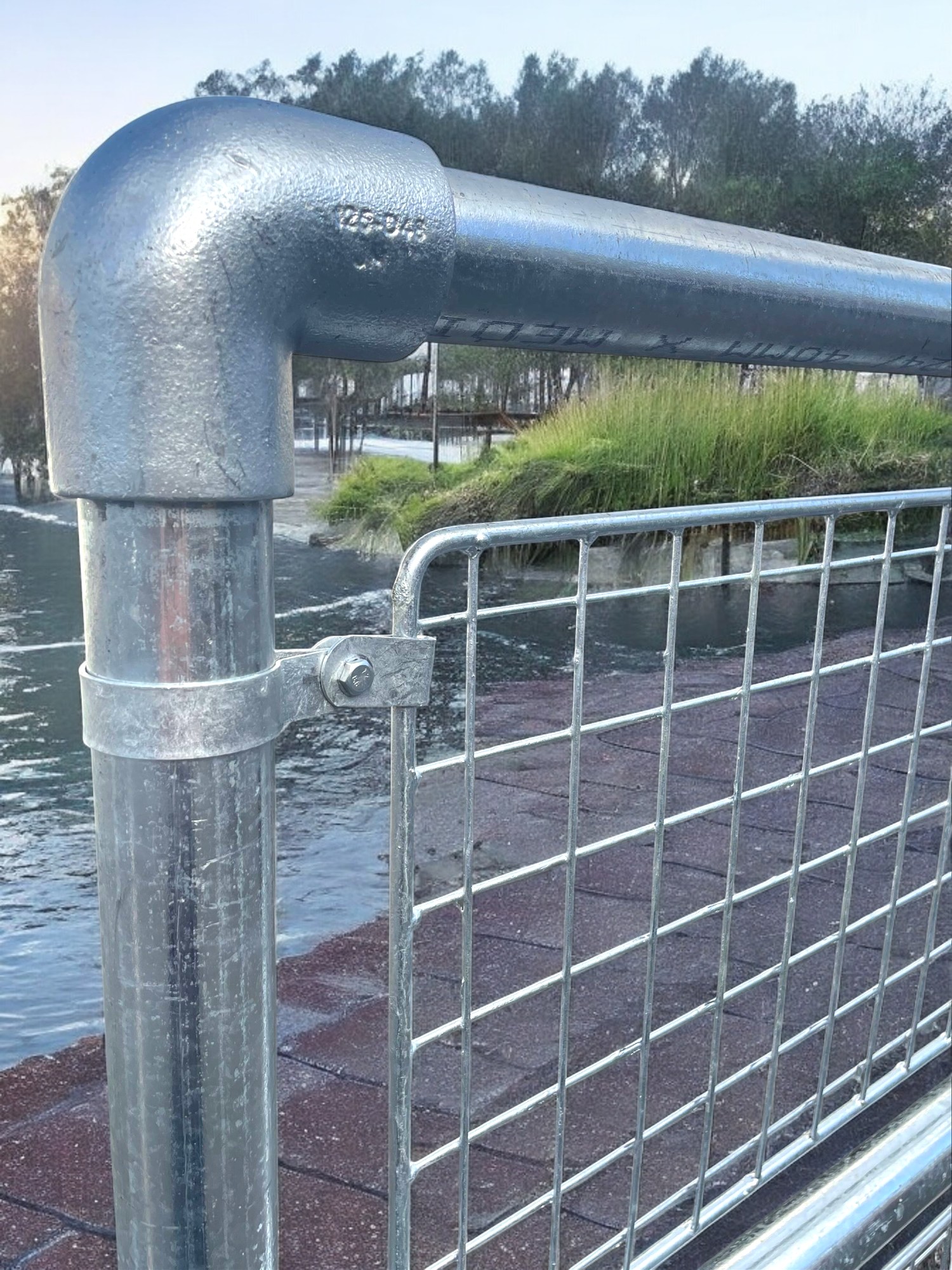 Key Clamp Barrier